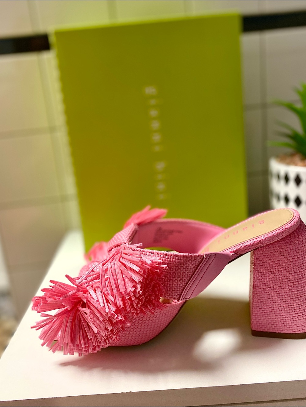 Gianni Bini Candy Pink Bow Slide Mule - Picture 3 of 8